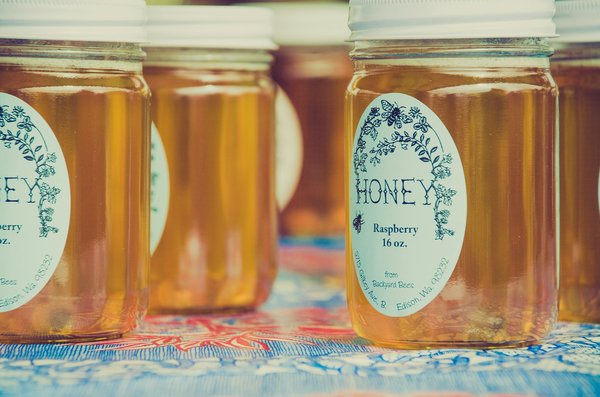 What Are the Environmental and Health Benefits of Consuming Locally Sourced Honey?