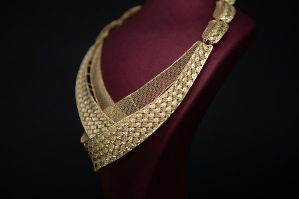 Elevate your space with a stylish jewellery holder